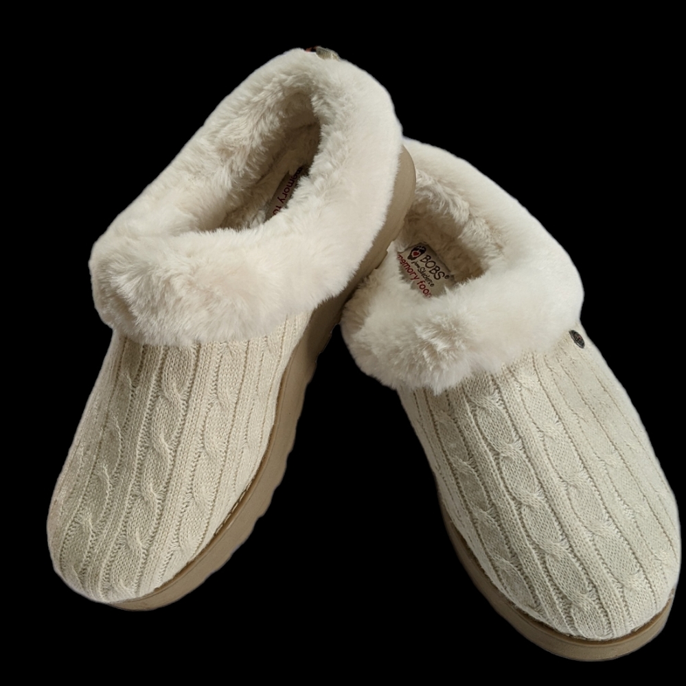 Bob's from Skechers ivory cable net slipper shoe. Size 10